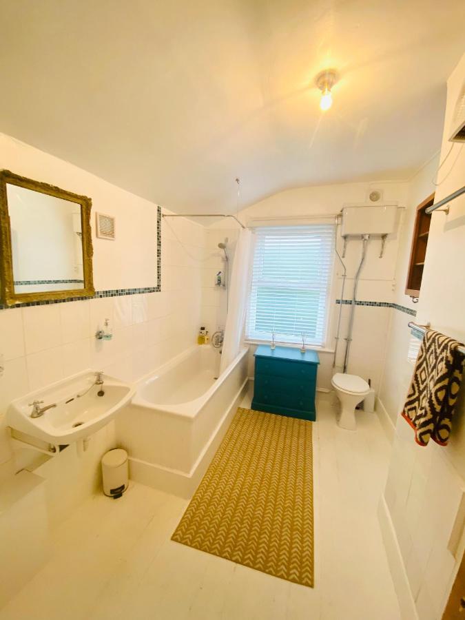 Lovely Seaside Town House Χέιστινγκς Εξωτερικό φωτογραφία